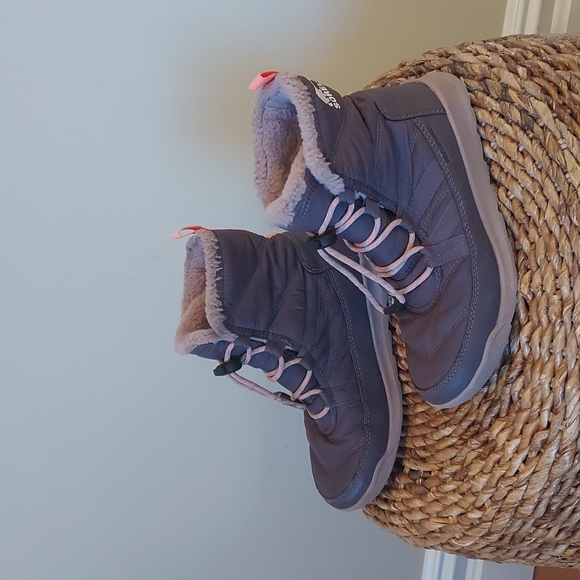 Sorel Girls Waterproof Plum Quilted Shearling Lined Toggle Winter Boot Size 4 - Picture 2 of 11